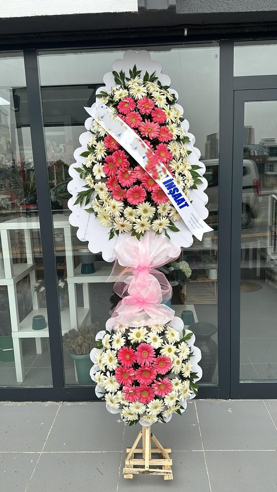  - Çift Katlı Çelenk Beyaz & Fuşya Gelberalı