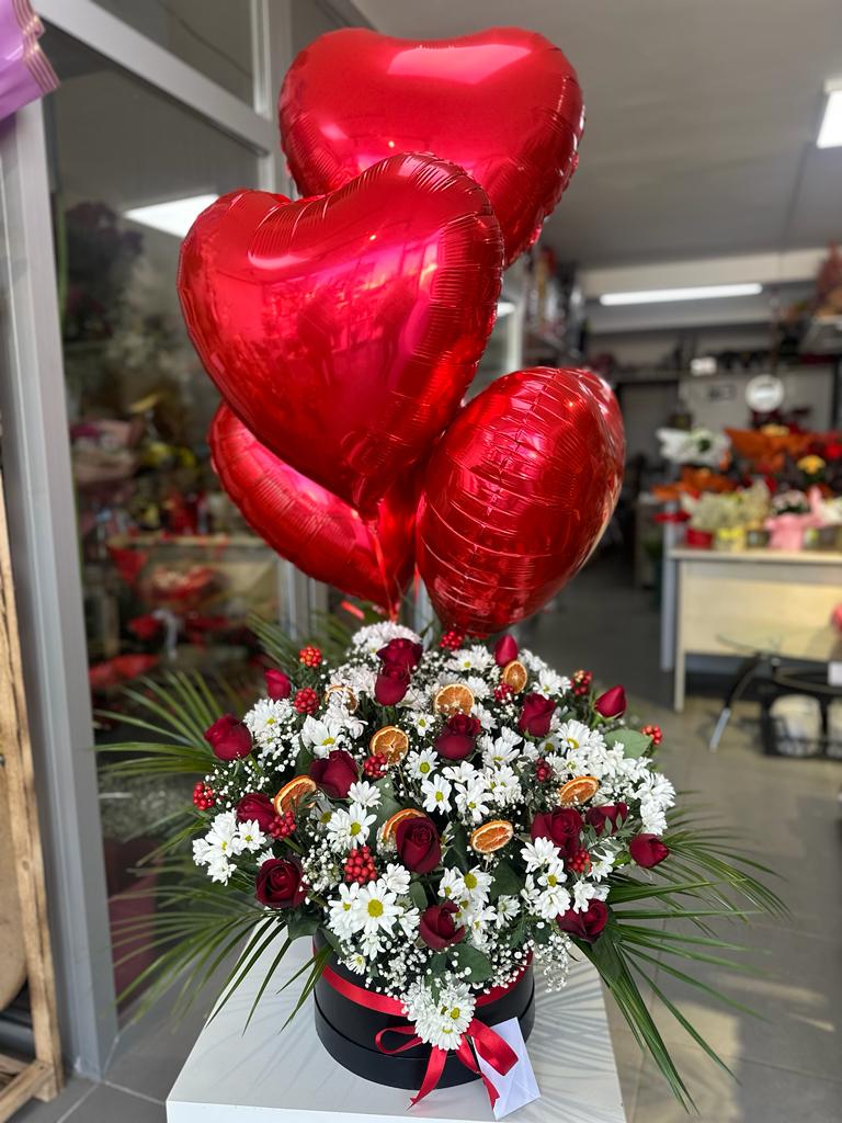 Ankara Çiçekçi - Kutuda Muhteşem Kırmızı & Papatya Folyo Uçan Balon