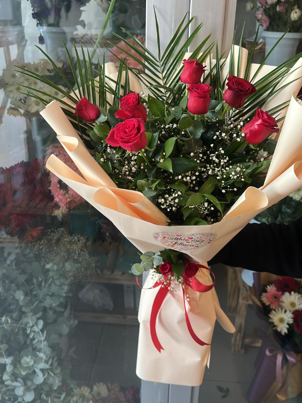  Ankara Çelenk Siparişi - Kırmızı Güllerden Hazırlanmış Buket Çiçek